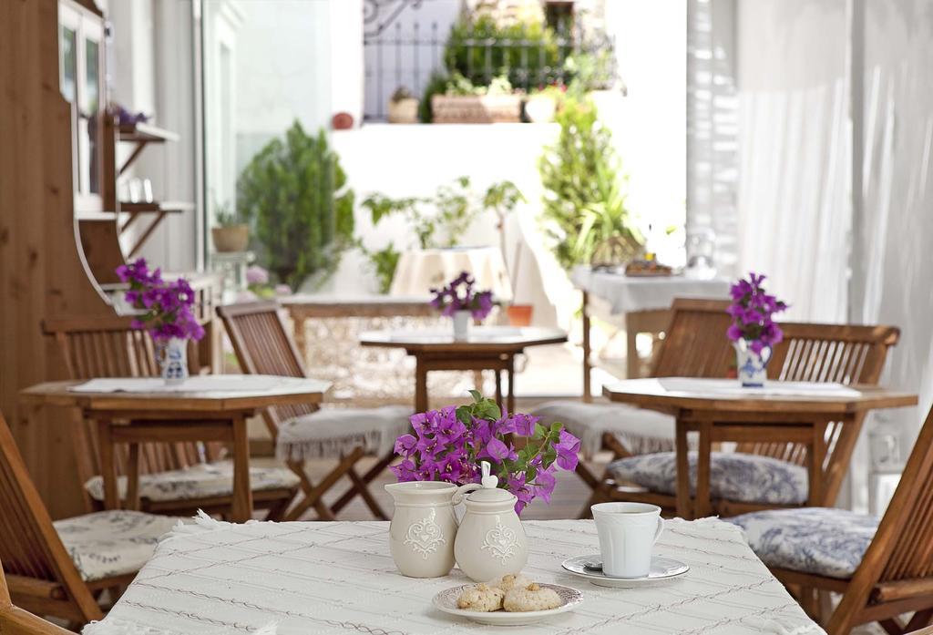 Moshinos Hotel Ayvalik Exterior photo