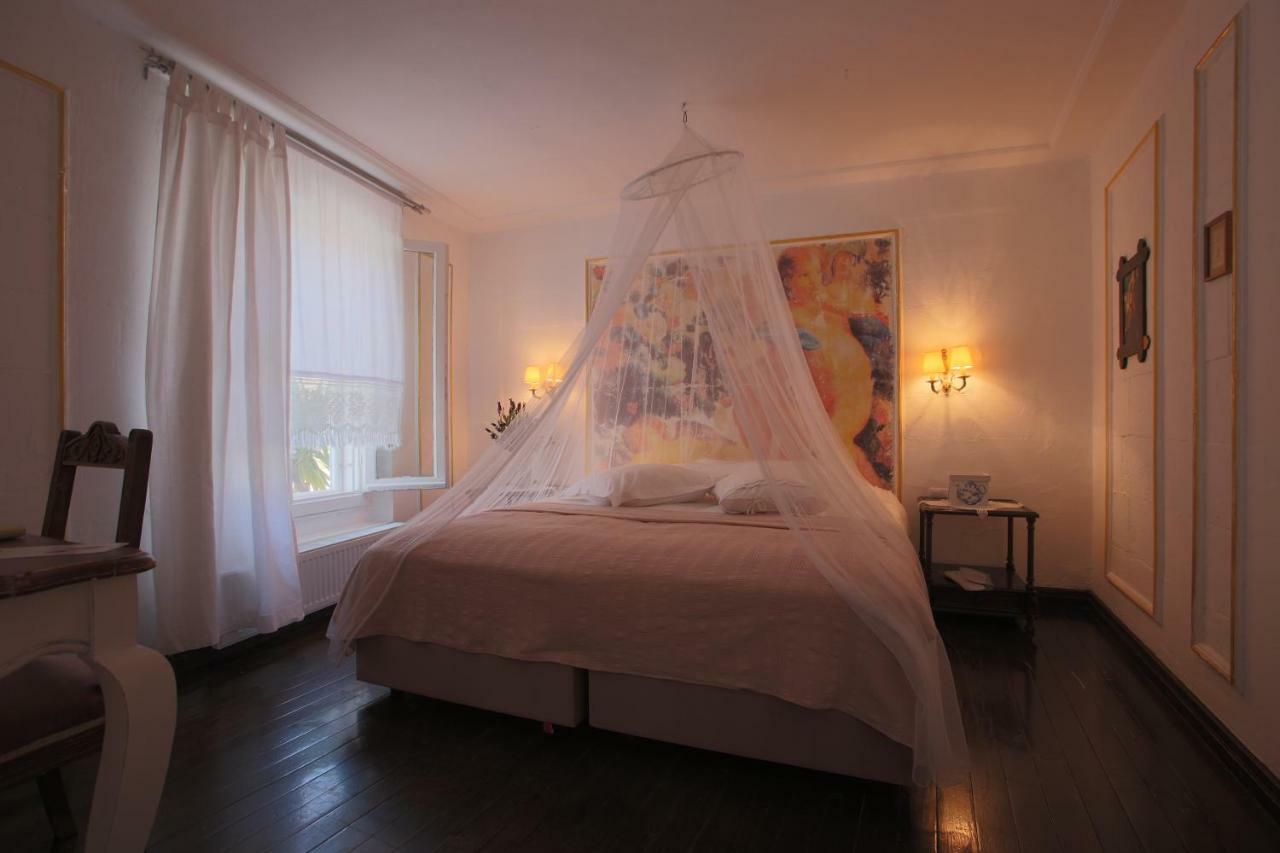 Moshinos Hotel Ayvalik Exterior photo