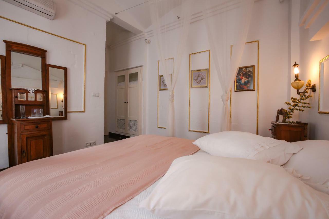 Moshinos Hotel Ayvalik Exterior photo